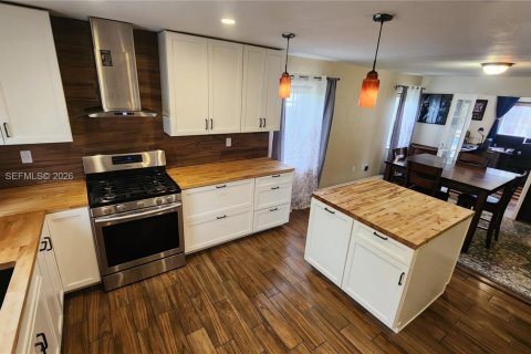 Casa en venta en Cutler Bay, Florida, 3 dormitorios, 180.51 m2 № 2066700 - foto 7