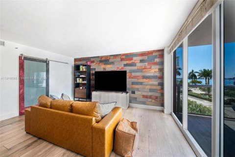 Condominio en venta en Miami, Florida, 1 dormitorio, 103.77 m2 № 1974899 - foto 2