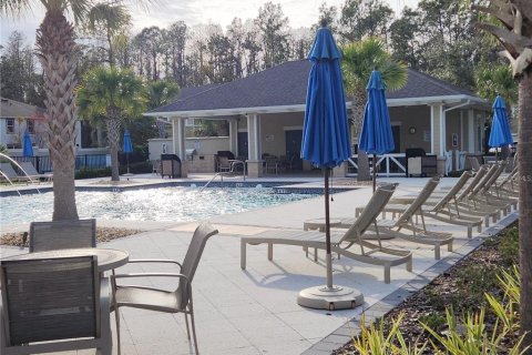 Townhouse in LAKESHORE in Lutz, Florida 3 bedrooms, 175.4 sq.m. № 1866572 - photo 15