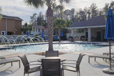 Townhouse in LAKESHORE in Lutz, Florida 3 bedrooms, 175.4 sq.m. № 1866572 - photo 14