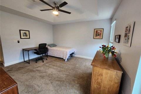 Townhouse in LAKESHORE in Lutz, Florida 3 bedrooms, 175.4 sq.m. № 1866572 - photo 3