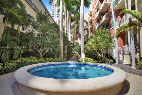 Condo in Miami, Florida  № 2062573 - photo 24