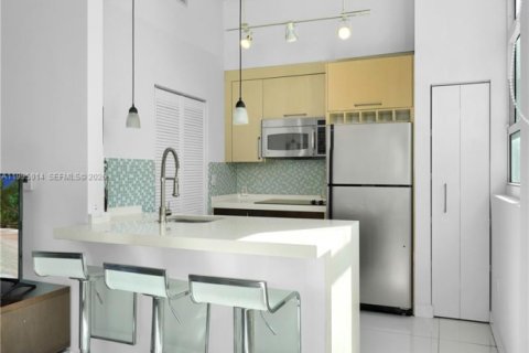 Condo in Miami, Florida  № 2062573 - photo 7