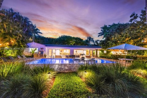Villa ou maison à Pinecrest, Floride 5 chambres, 385.92 m2 № 2090617