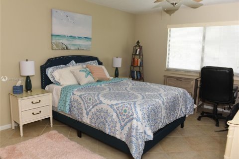 Copropriété à louer à Hutchinson Island South, Floride: 2 chambres, 121.33 m2 № 2022635 - photo 10
