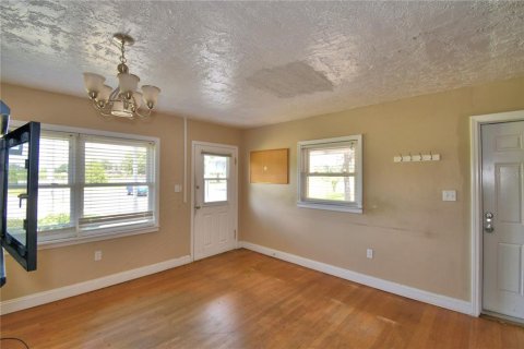 House in Haines City, Florida 4 bedrooms, 203.27 sq.m. № 1880644 - photo 26