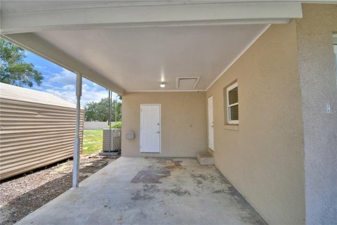 House in Haines City, Florida 4 bedrooms, 203.27 sq.m. № 1880644 - photo 23