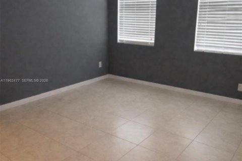 Снять в аренду таунхаус в Помпано-Бич, Флорида 3 спальни, 131.92м2, № 2023667 - фото 9