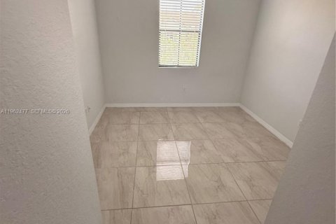 Снять в аренду таунхаус в Помпано-Бич, Флорида 3 спальни, 131.92м2, № 2023667 - фото 22