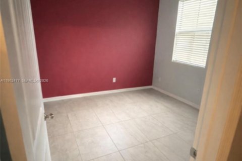 Снять в аренду таунхаус в Помпано-Бич, Флорида 3 спальни, 131.92м2, № 2023667 - фото 13