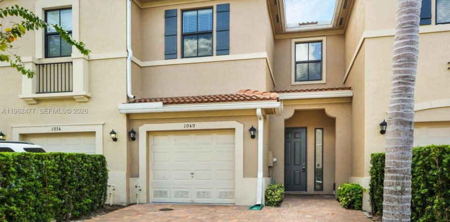 Таунхаус в Помпано-Бич, Флорида 3 спальни, 131.92м2 № 2023667