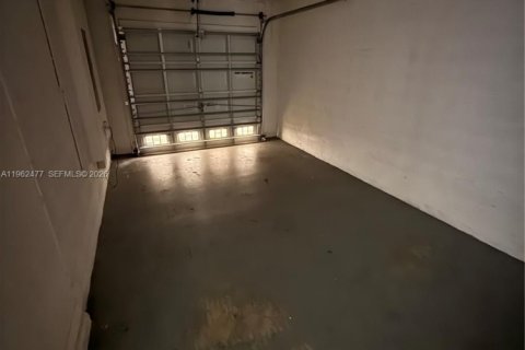 Снять в аренду таунхаус в Помпано-Бич, Флорида 3 спальни, 131.92м2, № 2023667 - фото 24