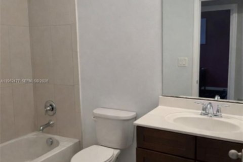 Снять в аренду таунхаус в Помпано-Бич, Флорида 3 спальни, 131.92м2, № 2023667 - фото 15