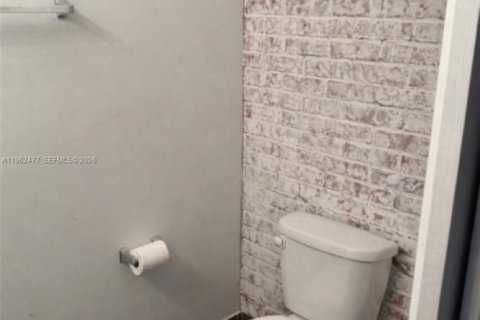 Снять в аренду таунхаус в Помпано-Бич, Флорида 3 спальни, 131.92м2, № 2023667 - фото 4