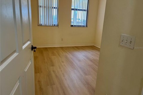 Снять в аренду кондоминиум в Пунта-Горда, Флорида 8 комнат, 168.43м2, № 1783117 - фото 30
