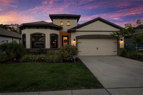 Casa en venta en New Port Richey, Florida, 4 dormitorios, 190.64 m2 № 1794981 - foto 1