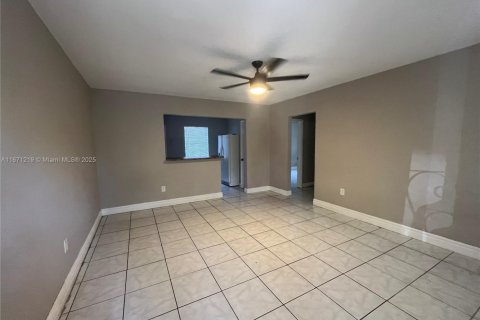 Terreno en venta en Miami, Florida № 1787295 - foto 13