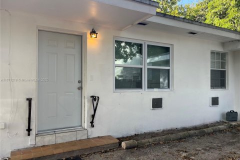 Terreno en venta en Miami, Florida № 1787295 - foto 9