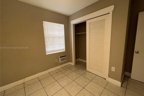 Terreno en venta en Miami, Florida № 1787295 - foto 8