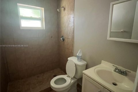 Terreno en venta en Miami, Florida № 1787295 - foto 4