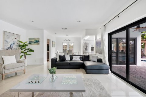 Casa en venta en Fort Lauderdale, Florida, 4 dormitorios, 163.32 m2 № 1970756 - foto 6