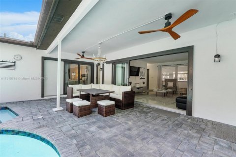 Casa en venta en Fort Lauderdale, Florida, 4 dormitorios, 163.32 m2 № 1970756 - foto 17