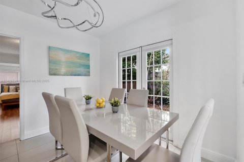 Casa en venta en Fort Lauderdale, Florida, 4 dormitorios, 163.32 m2 № 1970756 - foto 10