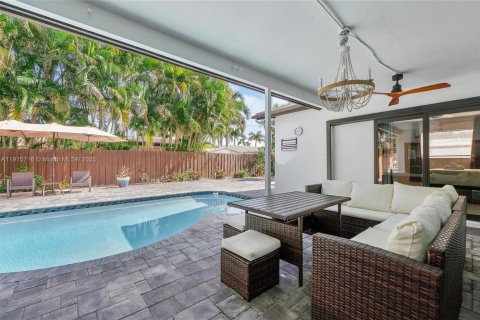 Casa en venta en Fort Lauderdale, Florida, 4 dormitorios, 163.32 m2 № 1970756 - foto 28