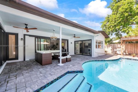 Casa en venta en Fort Lauderdale, Florida, 4 dormitorios, 163.32 m2 № 1970756 - foto 20
