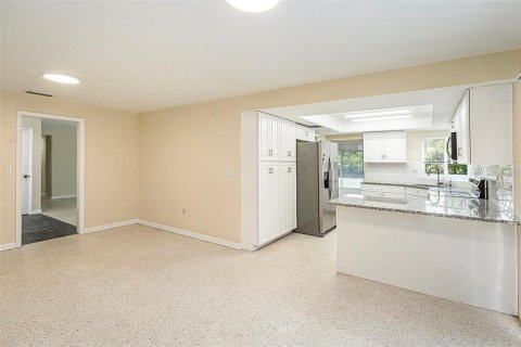 Casa en alquiler en Tarpon Springs, Florida, 3 dormitorios, 147.34 m2 № 1803360 - foto 6