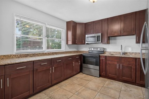 Villa ou maison à vendre à Tampa, Floride: 3 chambres, 107.02 m2 № 2234055 - photo 11