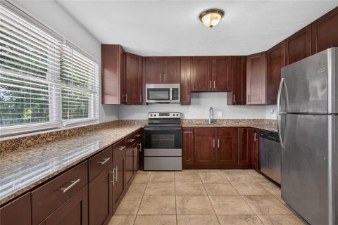 Villa ou maison à vendre à Tampa, Floride: 3 chambres, 107.02 m2 № 2234055 - photo 10