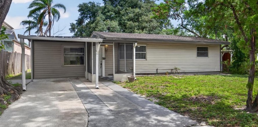 Villa ou maison à Tampa, Floride 3 chambres, 107.02 m2 № 2234055