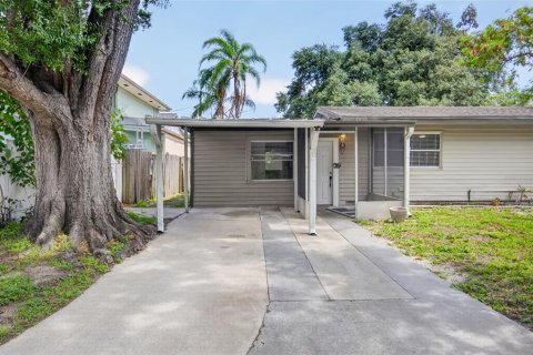 Villa ou maison à vendre à Tampa, Floride: 3 chambres, 107.02 m2 № 2234055 - photo 2