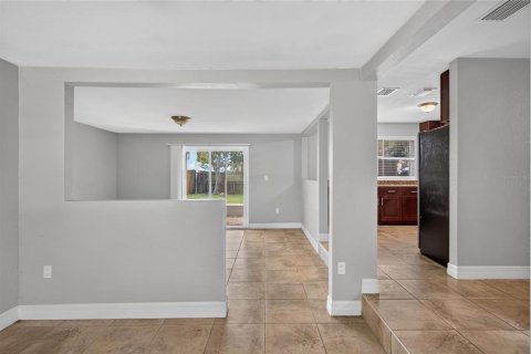 Villa ou maison à vendre à Tampa, Floride: 3 chambres, 107.02 m2 № 2234055 - photo 6