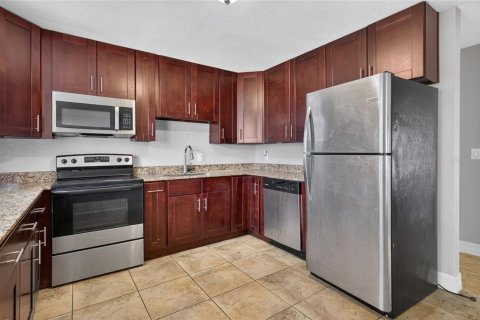 Villa ou maison à vendre à Tampa, Floride: 3 chambres, 107.02 m2 № 2234055 - photo 9