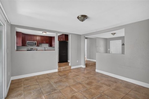 Villa ou maison à vendre à Tampa, Floride: 3 chambres, 107.02 m2 № 2234055 - photo 13