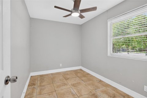 Villa ou maison à vendre à Tampa, Floride: 3 chambres, 107.02 m2 № 2234055 - photo 15