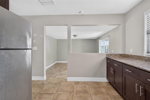 Villa ou maison à vendre à Tampa, Floride: 3 chambres, 107.02 m2 № 2234055 - photo 12