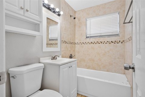 Villa ou maison à vendre à Tampa, Floride: 3 chambres, 107.02 m2 № 2234055 - photo 18