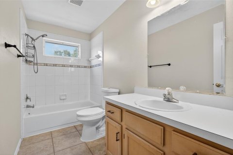 House in Altamonte Springs, Florida 4 bedrooms, 187.94 sq.m. № 1844361 - photo 16