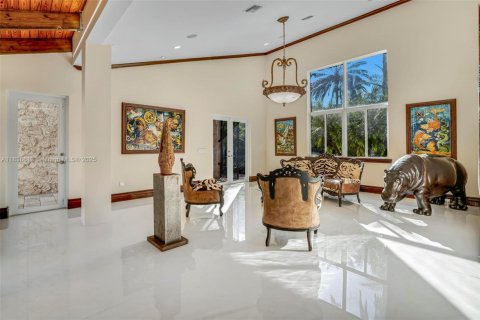 House in Southwest Ranches, Florida 7 bedrooms, 626.53 sq.m. № 1821987 - photo 24