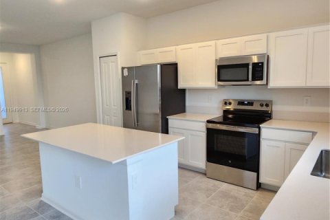 Снять в аренду таунхаус в Дэвенпорт, Флорида 4 спальни, № 2005595 - фото 5