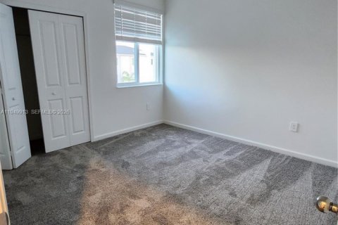 Снять в аренду таунхаус в Дэвенпорт, Флорида 4 спальни, № 2005595 - фото 12