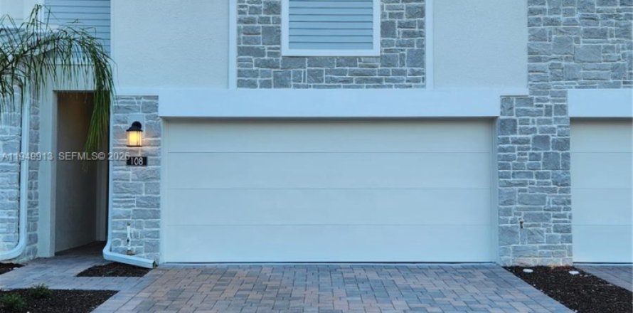 Таунхаус в Дэвенпорт, Флорида 4 спальни № 2005595