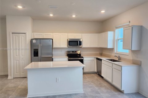 Снять в аренду таунхаус в Дэвенпорт, Флорида 4 спальни, № 2005595 - фото 3