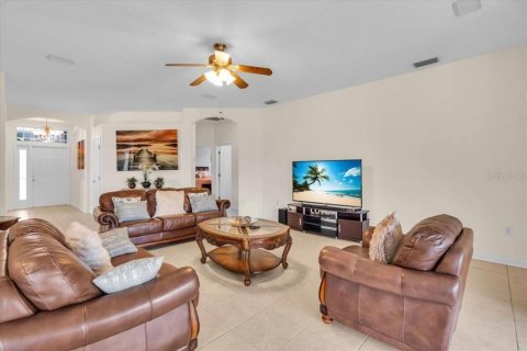 Casa en venta en Lakewood Ranch, Florida, 3 dormitorios, 188.96 m2 № 1879600 - foto 3