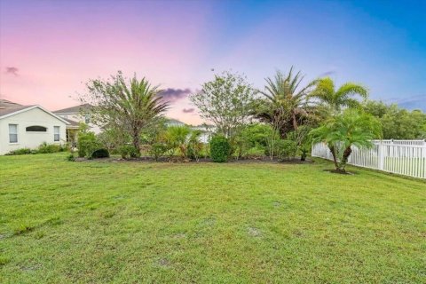 Casa en venta en Lakewood Ranch, Florida, 3 dormitorios, 188.96 m2 № 1879600 - foto 18