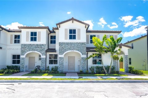 Casa en alquiler en Homestead, Florida, 3 dormitorios № 1998730 - foto 2