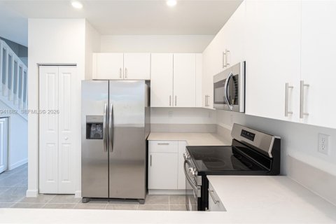 Casa en alquiler en Homestead, Florida, 3 dormitorios № 1998730 - foto 20